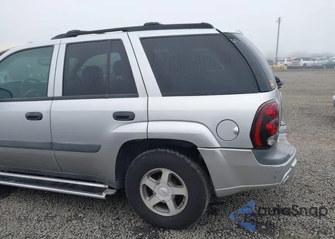 2005 Chevrolet Trailblazer Ls z USA, uszkodzony, nr VIN 1GNDT13S252167488
